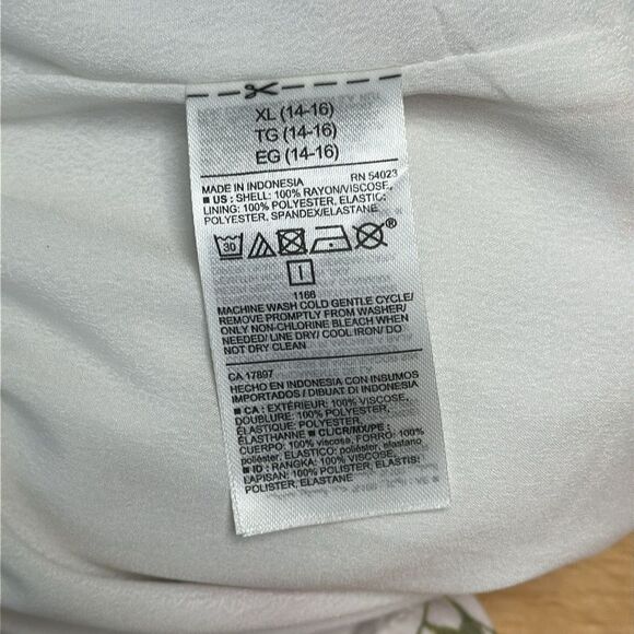 Girls Old Navy white Floral Romper Sz XLarge (14-16) - Picture 8 of 8